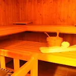 Gemuetliche Reet-pool-sauna * カイトゥム