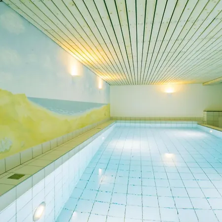 Апартаменты Gemuetliche Reet-pool-sauna