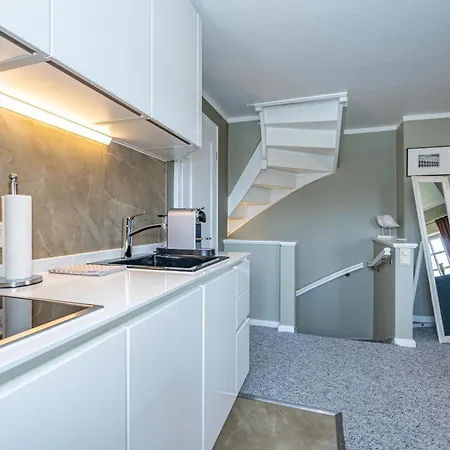 Gemuetliche Reet-pool-sauna Apartament