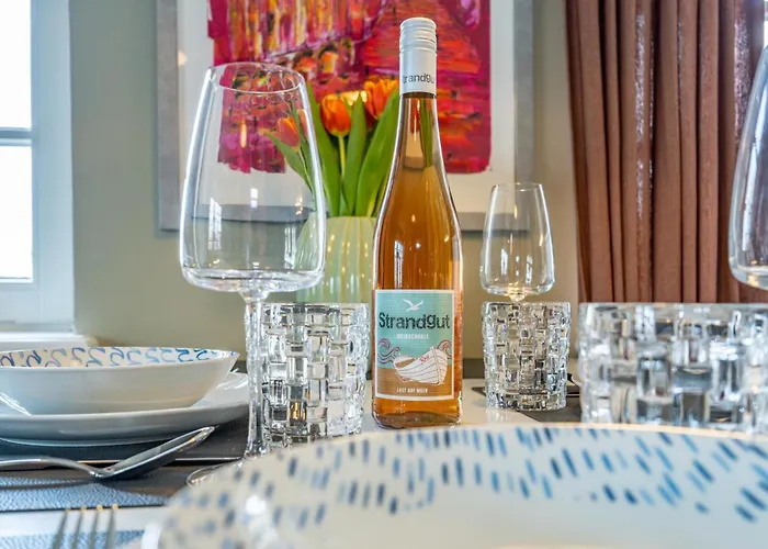 Gemuetliche Reet-pool-sauna *